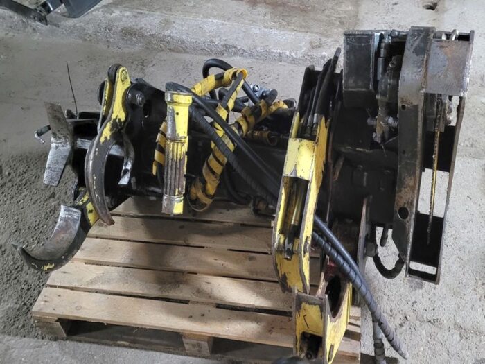 kradzież części, głowica, maszyny leśne, olej napędowy, kpp bielsk podlaski, kpp bolesławiec