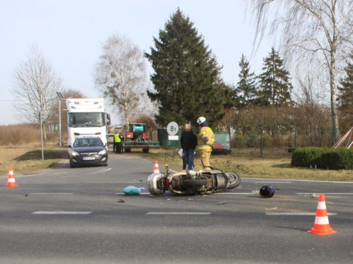 kpp płońsk, skrzynki, wypadek ciągnik, motorowerzysta