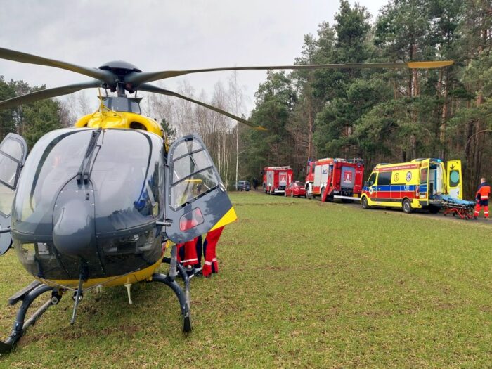 wypadek w lesie, prace leśne, olszewnica, powiat radzyński