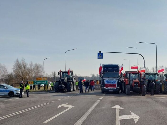 import z ukrainy, oszukana wieś, wiesław gryn, okrągły stół