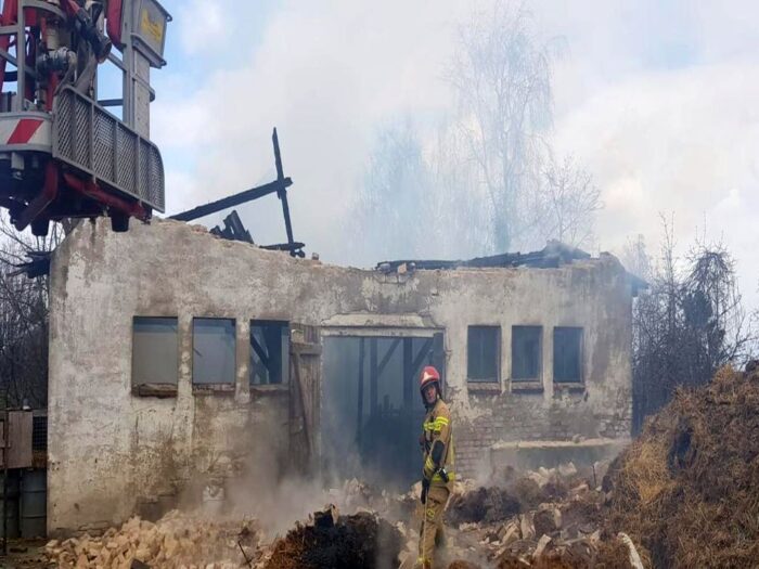 pożar chlewni, pożar w gospodarstwie, kp psp wągrowiec, gruntowice
