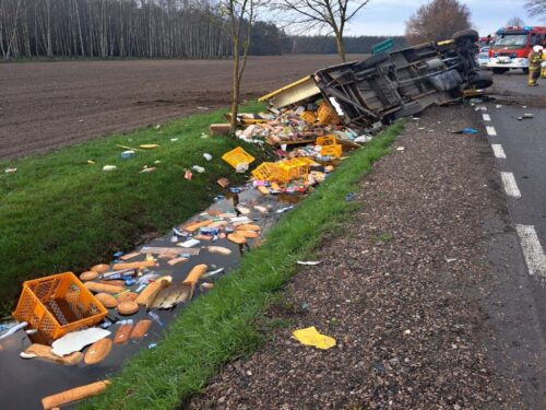 przewóz pieczywa, pieczywo, wypadek drogowy, kpp lipsko, kp psp lipsko