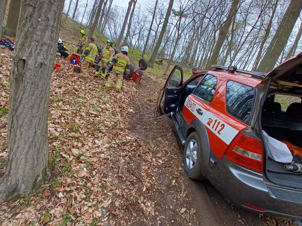 powiat gorzowski, śmierć traktorzysty, wywrócony ciągnik, wypadek ciągnika