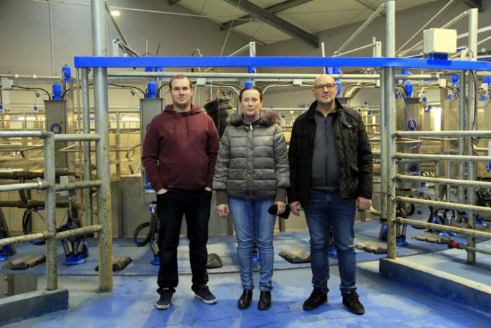 Dairymaster, karuzelowa hala udojowa, dój krów mlecznych, szybki dój. wydajna hala