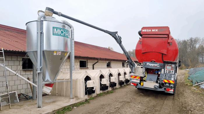 mobilne mieszalnie pasz, śrutowanie, gniecenie, pasza treściwa, bydło mleczne, bydło mięsne, zboże, kukurydza