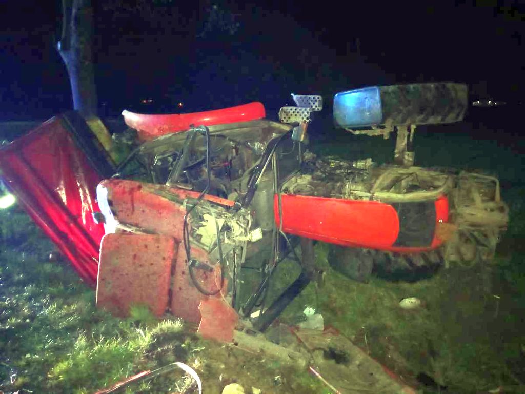 wypadek drogowy, wypadek ciągnik, kpp sochaczew, kpp sztum