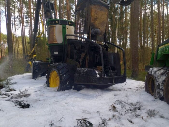 pożar w lesie, pożar harwestera, prace leśne, kp psp namysłów
