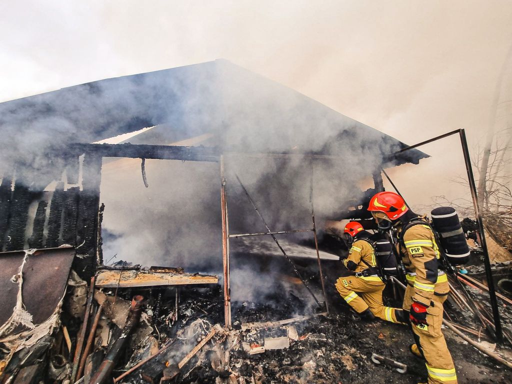 kp psp ostrzeszów, onufry, pożar w gospodarstwie, pożar budynku