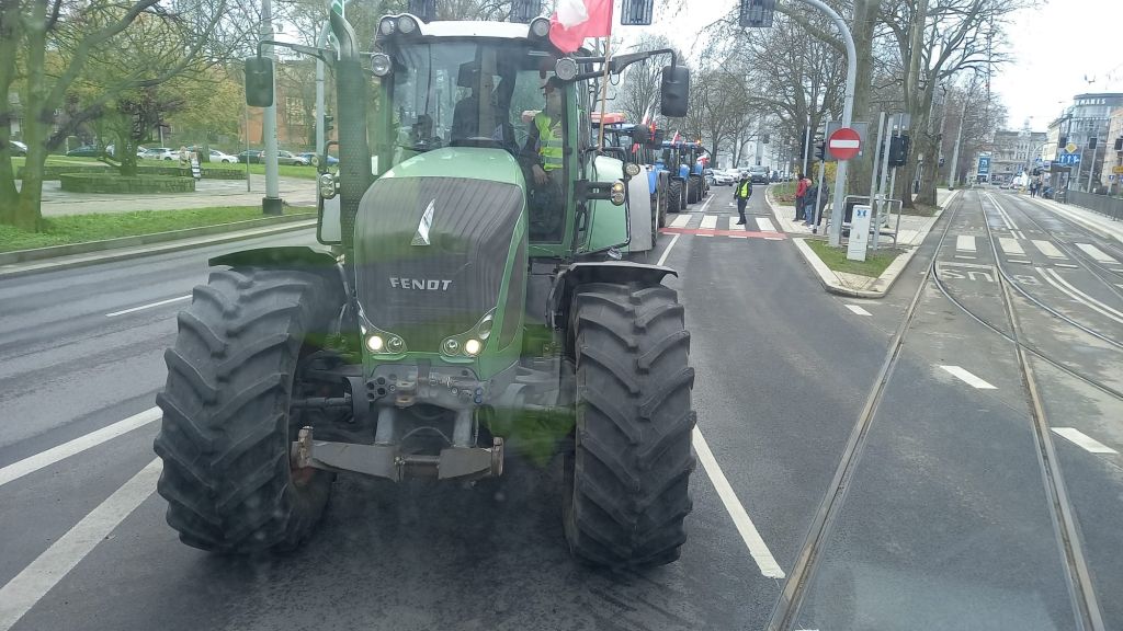 Unia Europejska, Nowy Zielony Ład, bioróżnorodność, rolnictwo, rolnicy, protest rolników, Instytut Gospodarki Rolnej