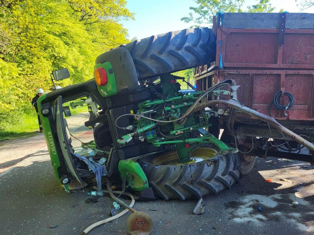 wypadek, ciągnik, zderzenie, ranny traktorzysta, kpp rawicz, psp rawicz