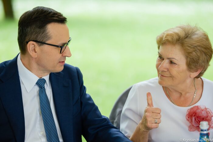 cbos, sondaż, poparcie, rząd, rolnicy, morawiecki