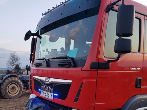 wypadek traktorzysty, wypadek, ciągnik, stodoła, kp psp jasło