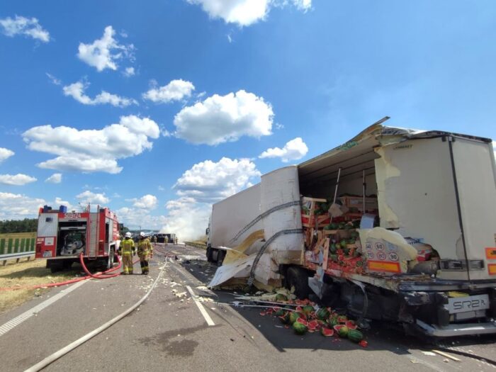 kp psp zambrów, wypadek drogowy, ciężarówki, pożar, arbuzy