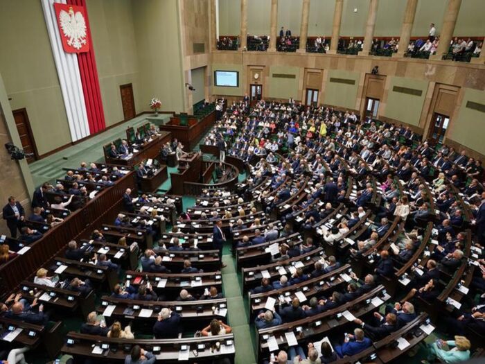 sejm, ustawa, przewozy autobusowe, fundusz, badanie techniczne, ciągniki