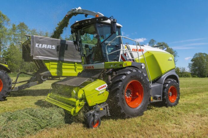 Kombaj Claas Lexion