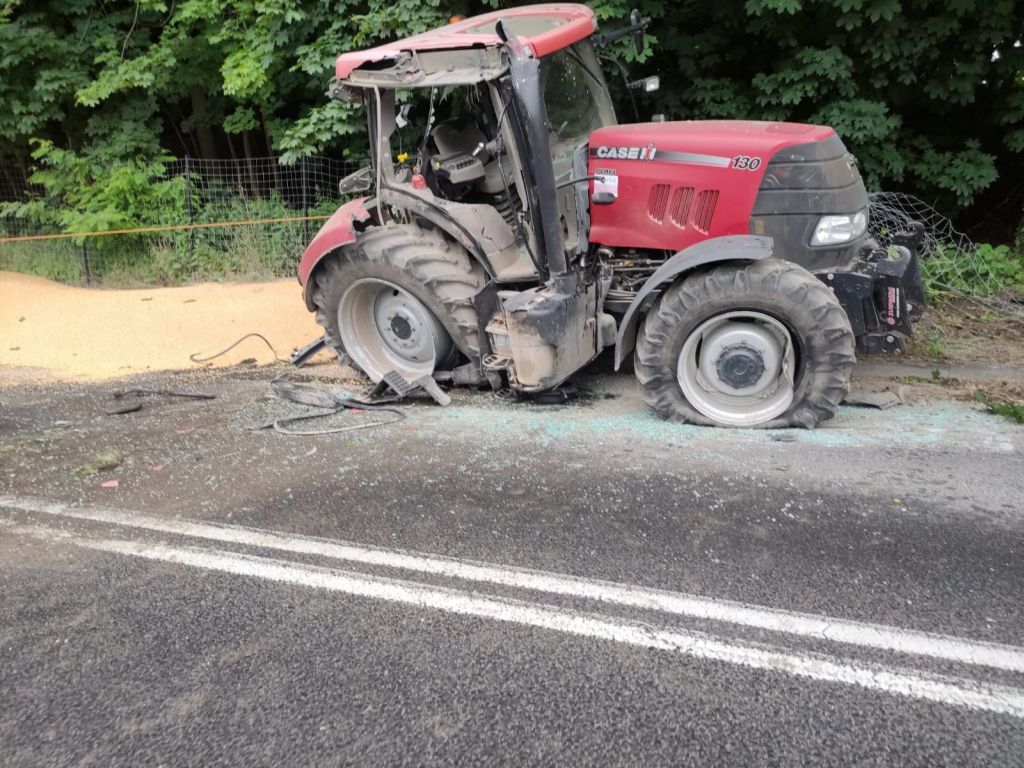 kpp łańcut, kp psp łańcut, kolizja, wywrócona przyczepa, transport, kukurydza