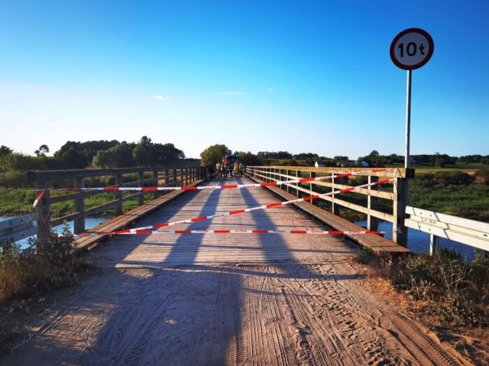 most, pożar, dojazd, łąki, pokos, wizna