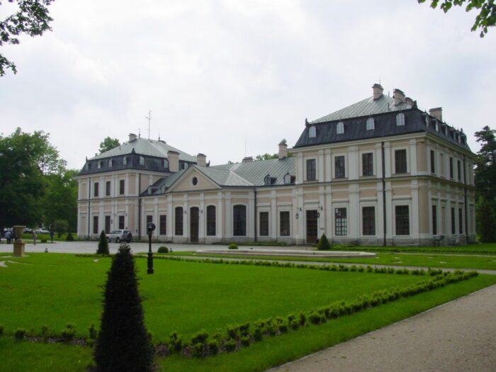 Sieniawa, pałac, KOWR