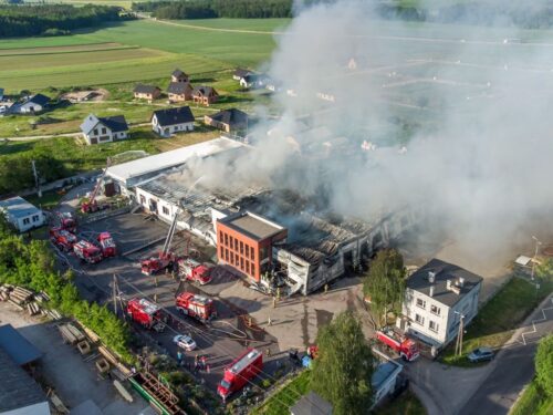 kw psp opole, kp psp nysa, pożar, fabryka mebli, drewno