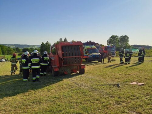 kpp ropczyce, wypadek, prace polowe, prasa rolnicza, lpr