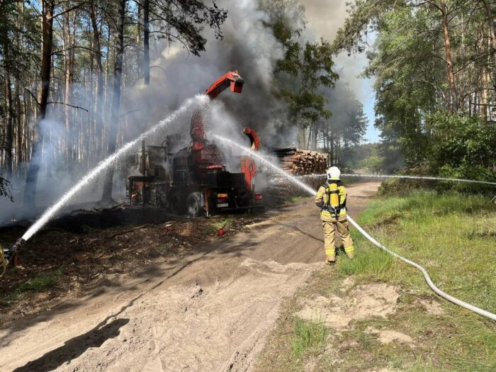 osp żabno, osp kowalki, pożar, ciągnik, maszyna