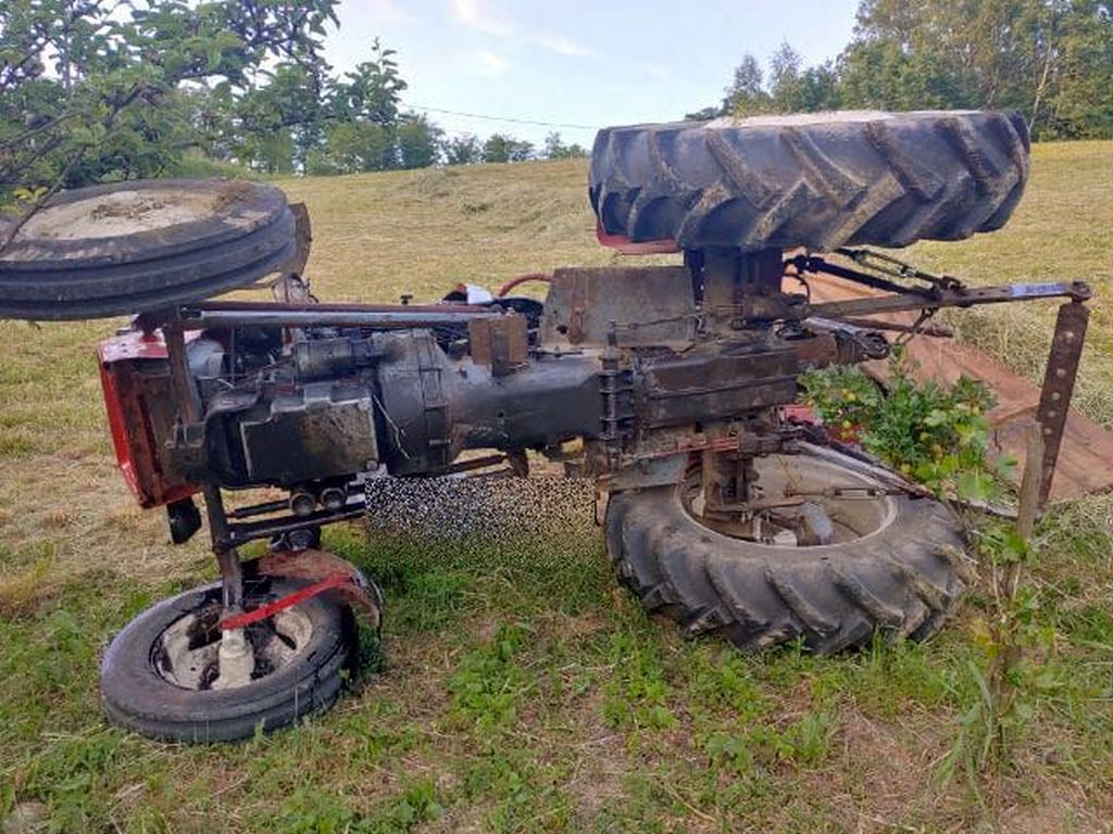 kmp tarnów, wypadek traktorzysty, wywrócony ciągnik, wypadek przy pracy, śmiertelny wypadek