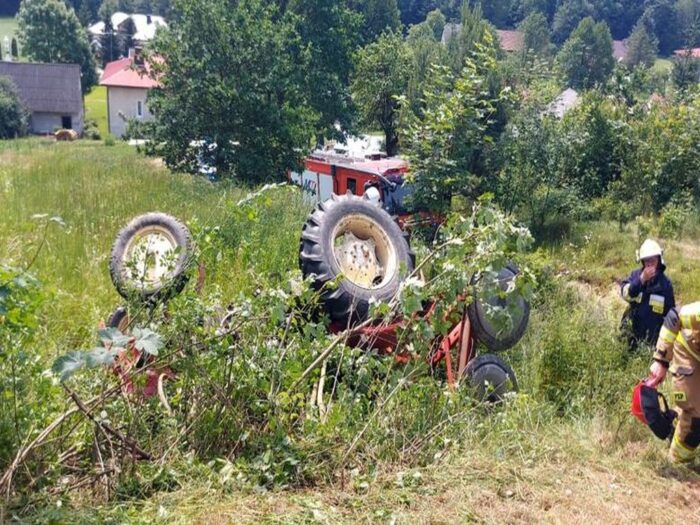 kpp brzozów, wypadek, prace polowe, koszenie, sianokosy, ranny traktorzysta, nietrzeźwy