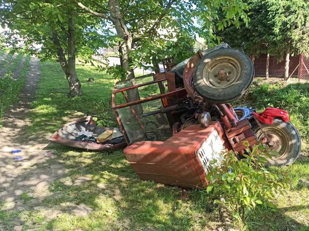 kpp łańcut, wypadek ciągnik, wywrócony ciągnik, ranni, rodzeństwo