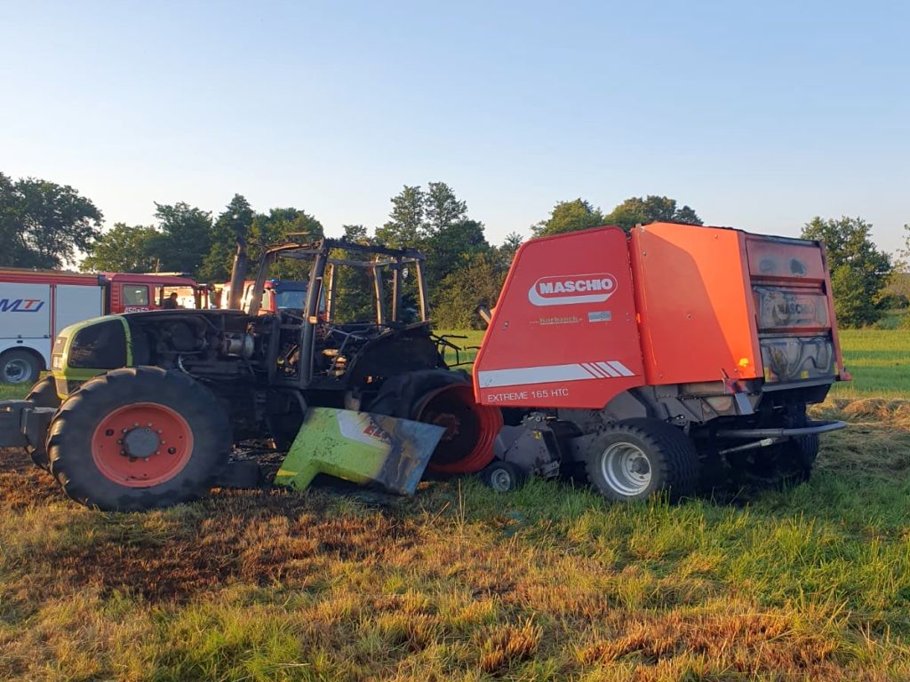 kp psp lubartów, pożar, ciągnik, prasa, poparzony, rolnik
