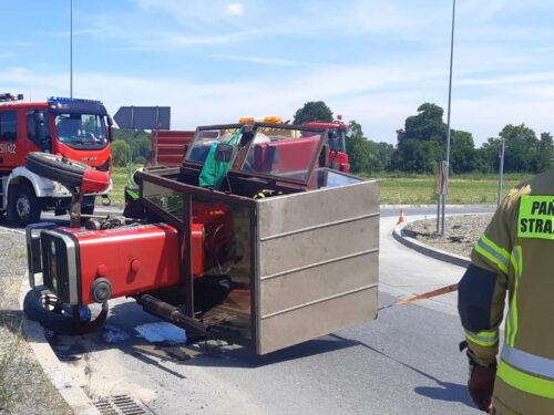 kpp oświęcim, kolizja, wywrócony ciągnik, skręt, rondo