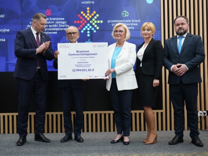 ministerstwo edukacji, zs w liskowie, kształcenie, nauka, mechanik, maszyny, urządzenia