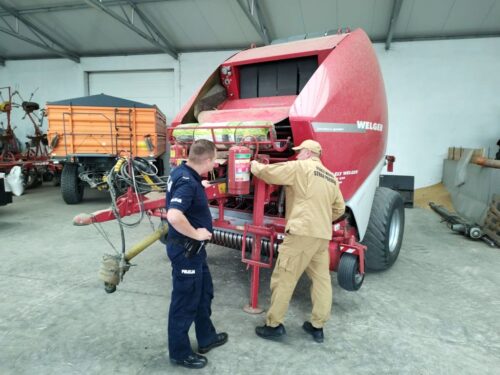 policja, psp, pip, kontrole, wizytacje, gospodarstwa, gaśnice, kombajny, ochrona przeciwpożarowa