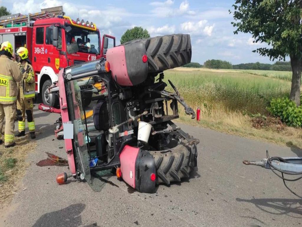 psp kalisz, wypadek, zderzenie, ciągnik, auto, wyprzedzanie, kmp kalisz