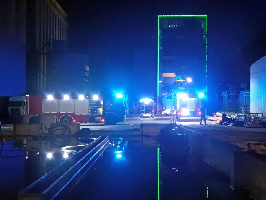 km psp białystok, pożar, zakłady zbożowe, dezynsekcja