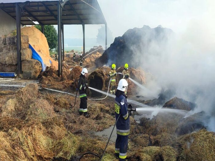 kp psp tomaszów lubelski, pożar, słoma, wyrtwórnia, pelet