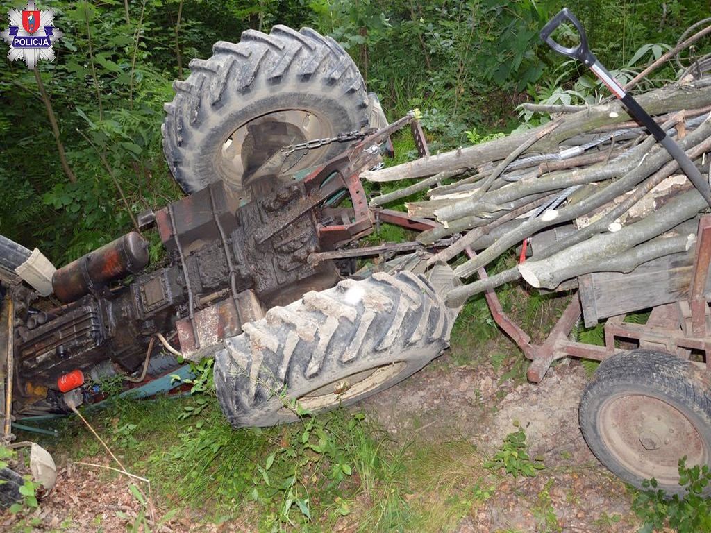 kmp zamość, wypadek, wywrócony ciągnik, śmierć traktorzysty, zwózka drewna
