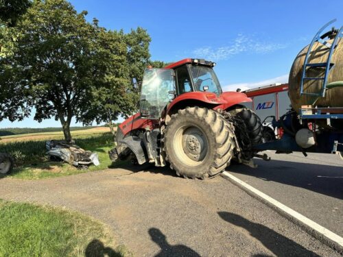 kp psp jawor, wypadek, zdarzenie drogowe, droga krajowa, ciągnik, auto