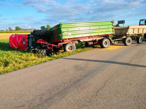 kpp zambrów, wypadek, zdarzenie drogowe, ciągnik, skuter, wywrócony ciągnik, ranny traktorzysta, śmierć dziecka