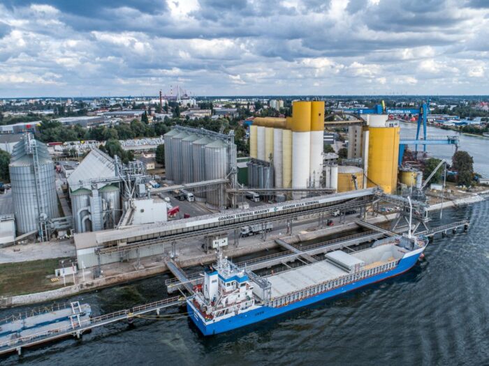 port gdańsk, port, przeładunki, zboże, transport, badania jakościowe, rakorafy