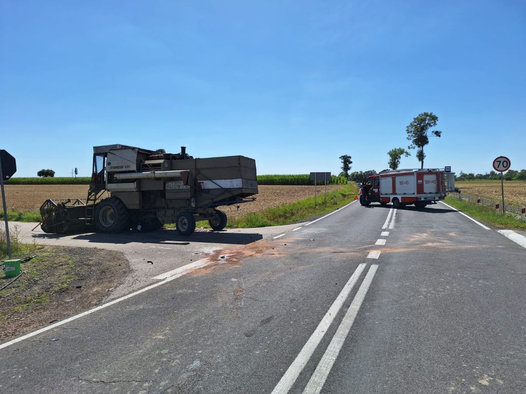 kpp maków mazowiecki, kp psp maków mazowiecki, wypadek, zdarzenie drogowe, wyprzedzanie, motocykl, kombajn