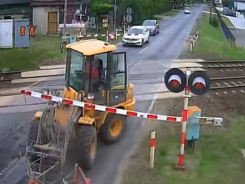 kpp mogilno, incydent, zdarzenie, przejazd kolejowy, ładowarka