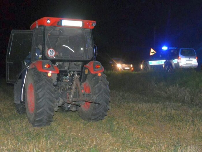 kmp chełm, wypadek, zdarzenie, śmierć traktorzysty, najechany, ciągnik, transport słomy