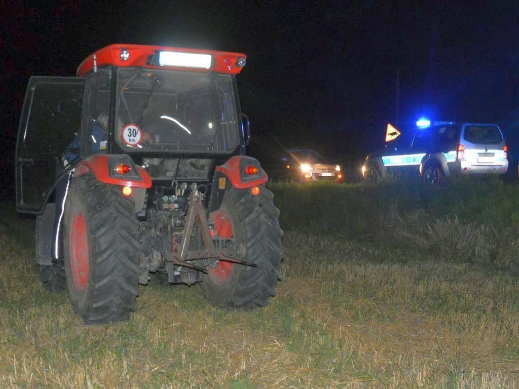 kmp chełm, wypadek, zdarzenie, śmierć traktorzysty, najechany, ciągnik, transport słomy