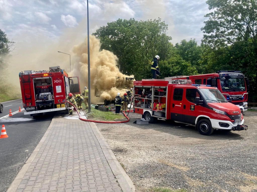 kp psp jawor, pożar, ciężarówka, transport, artykuły spożywcze, zboże, pszenica