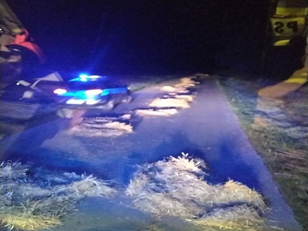 kpp łuków, kp psp radzyń podlaski, słoma, transport, zagrożenie