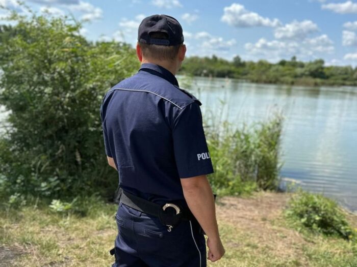 kpp nowy dwór gdański, kmp rzeszów, szczeniaki, psy, zakopane szczenięta, utopione szczenięta, staw rybny, zarzuty