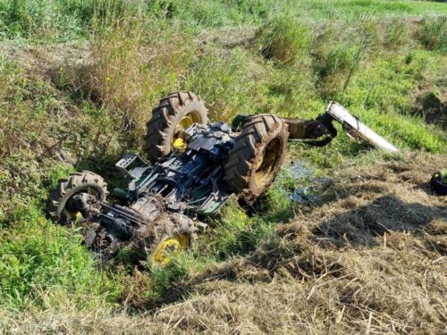 kp psp oborniki, wypadek, zdarzenie, wywrócony ciągnik, śmierć traktorzysty