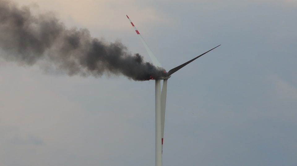 kętrzyn, pożar, wiatrak, turbina wiatrowa, turbina, oze