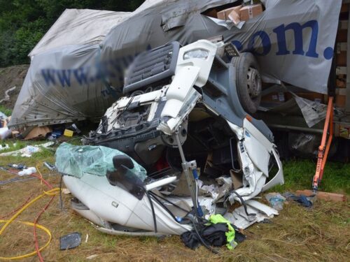 kmp krosno, wypadek, zdarzenie drogowe, tir, ciężarówka, części do maszyn, maszyny rolnicze