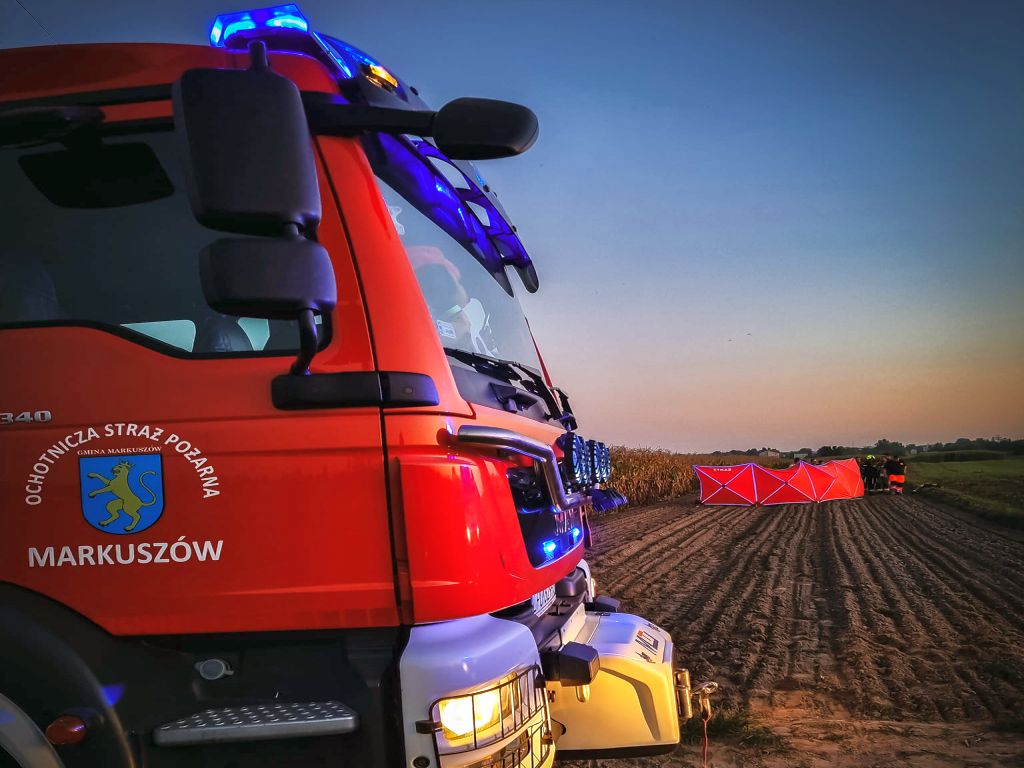 psp puławy, osp markuszów, pole, mężczyzna, śmierć, świadek